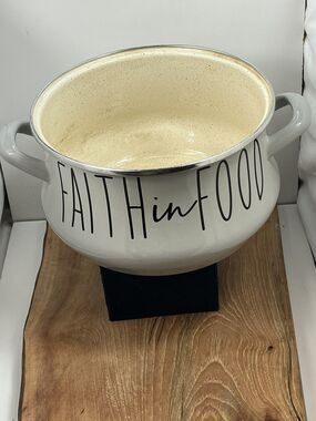 Chefs Atelier Light Grey 4.8 QT Enameled Steel Pot Faith in Food